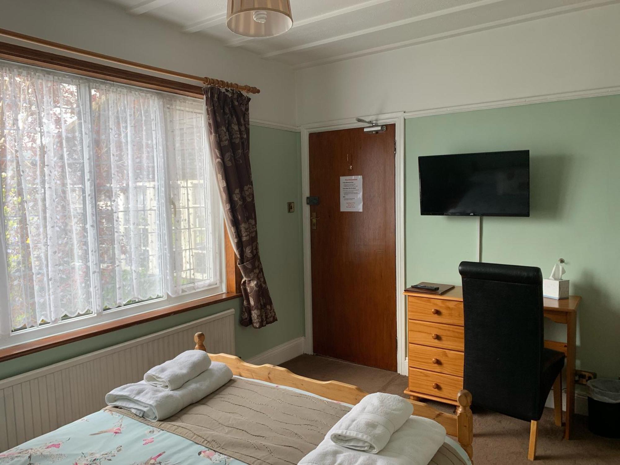 Burleigh House , A Cosy Retreat In Agatha Christie'S Hometown Torquay Room photo